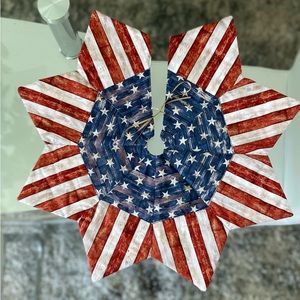 Patriotic Tree Skirt from Etsy Seller CharsStars”Used Once. Excellent Condition.